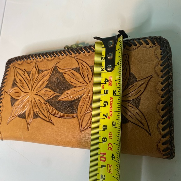 Vintage tooled boho leather wallet - Picture 2 of 5